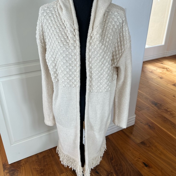 GAP Sweaters - GAP LONG FRINGED HOODED CARDIGAN SZ-S SUPER CUTE LIKE NEW CONDITION 🥰